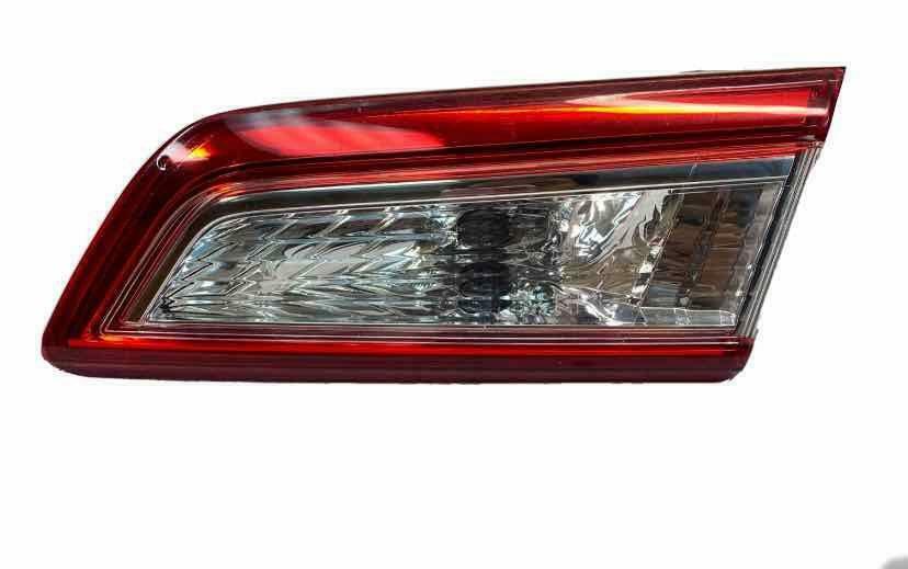 2012 2014 TOYOTA CAMRY PASSENGER SIDE TAIL LIGHT LID GATE MOUNTED