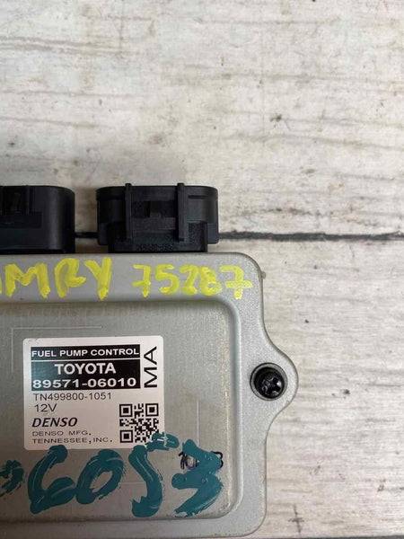 18 20 TOYOTA CAMRY 2.5L FUEL PUMP CONTROL MODULE UNIT OEM 8957106010