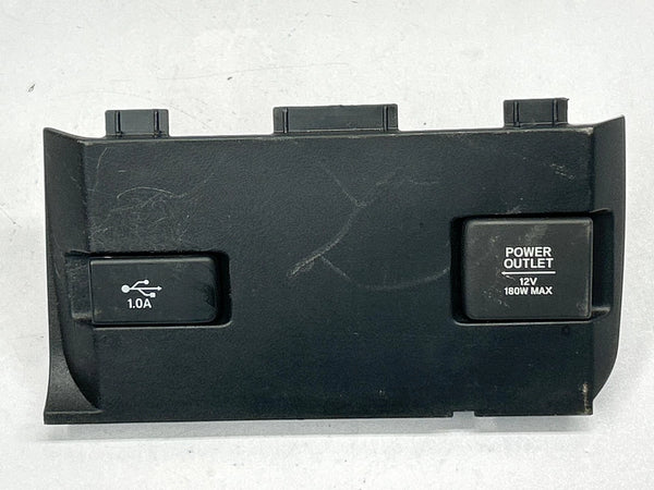 2019 HONDA CIVIC CENTER CONSOLE POWER OTULET & CHARGER PORT OEM 77240TBAA0