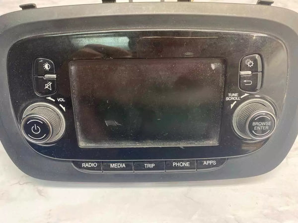 16 17 FIAT 500 RADIO AM FM DISPLAY RECEIVER 4DR 5.0" TOUCHSCREEN OEM 07356051020