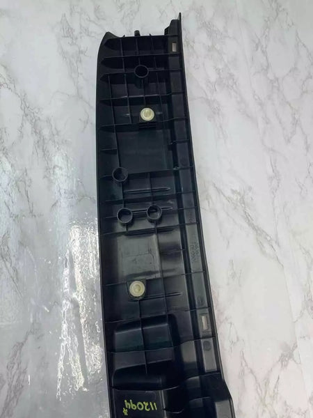 20 21 22 TOYOTA HIGHLANDER CERRADURA DEL MALETERO UMBRAL PLACA DE PROTECCIÓN MOLDEADA OEM 583870E090