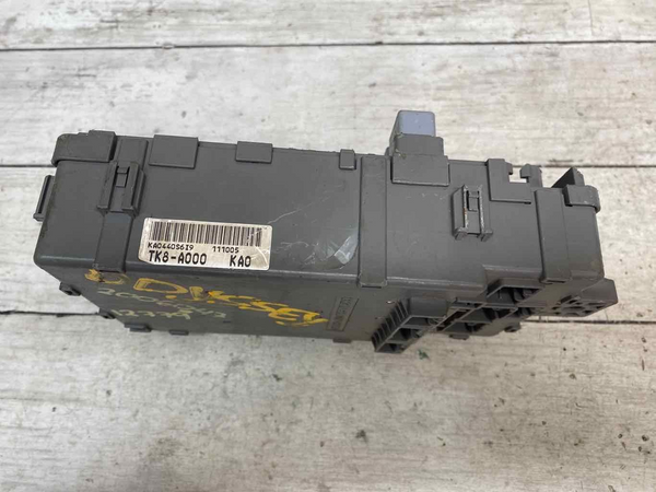 Caja de conexiones del relé de fusibles de Honda Odyssey 2011 TK8A000KA0