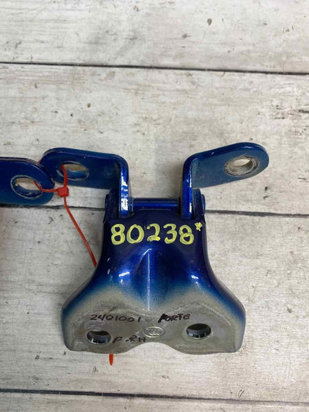 Kia Forte door hinge from 2019 to 2022 front right passanger side OEM assy