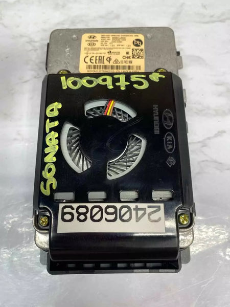 20 21 22 23 HYUNDAI SONATA UNIDAD DE MÓDULO DE CONTROL DE CARGADOR INALÁMBRICO OEM 95560L0000