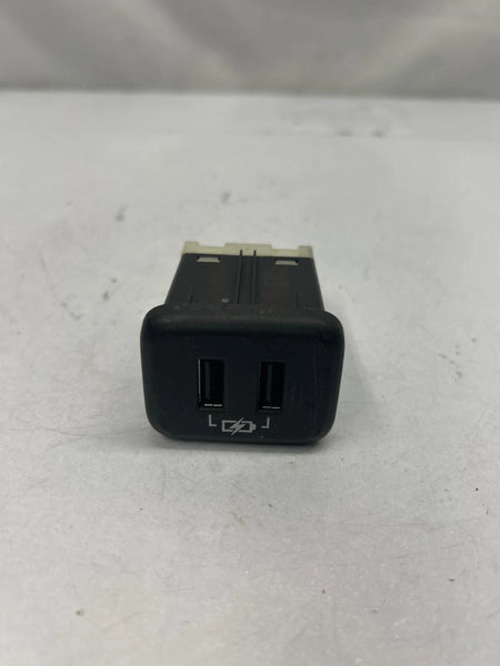 2019 CHEVROLET EQUINOX CENTER CONSOLE DUAL PORT USB CHARGER ASSEMBLY