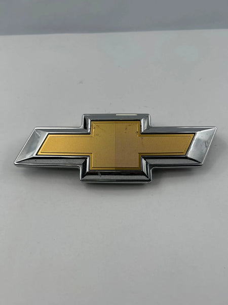 2022 CHEVROLET BLAZER FRONT GRILLE EMBLEM ORNAMENT OEM 842378775