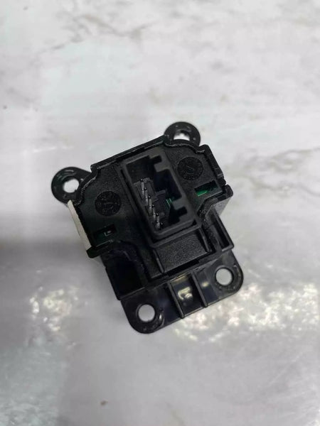 19 20 21 22 23 KIA FORTE INTERRUPTOR DE LUZ DE ADVERTENCIA DE EMERGENCIA DE PELIGRO OEM 93790M6100