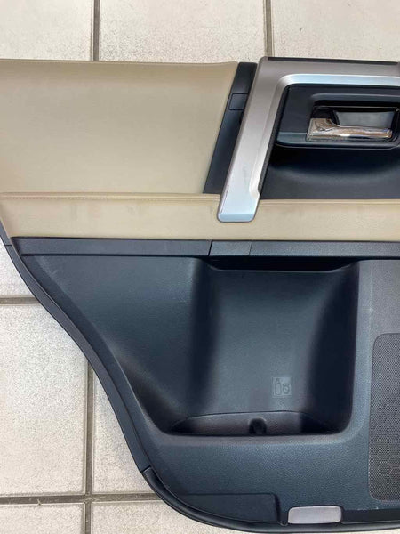 14 15 16 17 18 19 20 TOYOTA 4RUNNER MOLDURA DEL PANEL DE LA PUERTA TRASERA IZQUIERDA CUERO BEIGE OEM 6764035C41C0 