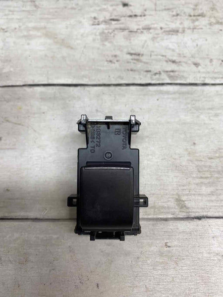 20 22 TOYOTA COROLLA SED REAR RIGHT DOOR WINDOW SWITCH OEM 2721J08D