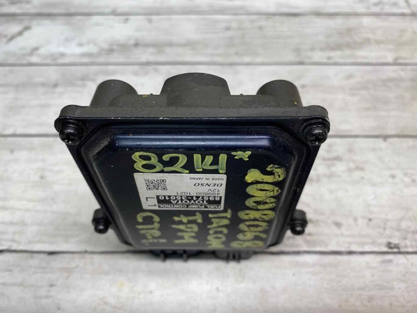 Toyota Tacoma fuel pump 2019 fuel pump control module unit OEM 8957135010