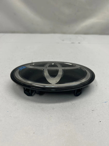 2022 TOYOTA COROLLA FRONT GRILLE EMBLEM ORNAMENT ASSY
