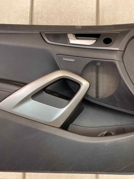12 17 HYUNDAI VELOSTER PAINEL DE ACABAMENTO DA PORTA DIANTEIRA ESQUERDA OEM COURO PRETO 823072V050RY