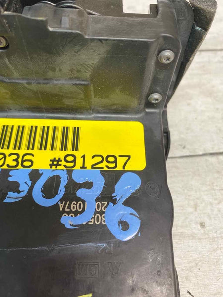 Actuador de cerradura de puerta trasera derecha para Chevy Silverado (19 a 22) OEM 13533610