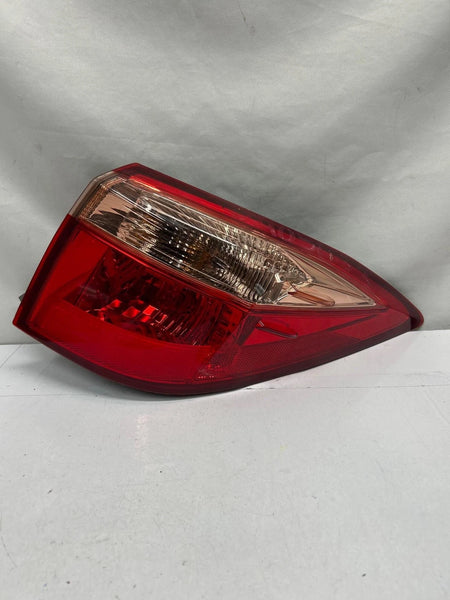 2017 TO 2019 TOYOTA COROLLA TAIL LIGHT RIGHT SIDE QUARTER PANEL SEDAN OEM 8155002B00