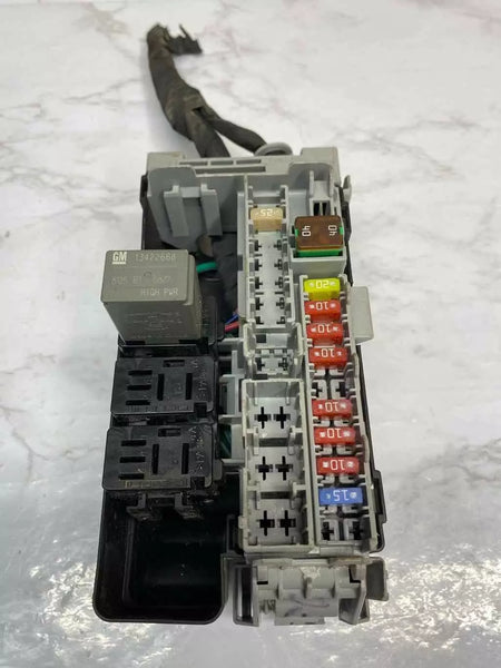 18 19 20 21 CHEVROLET EQUINOX CAJA DE CONEXIONES FUSIBLE RELÉ CONJUNTO TRASERO OEM 22923945