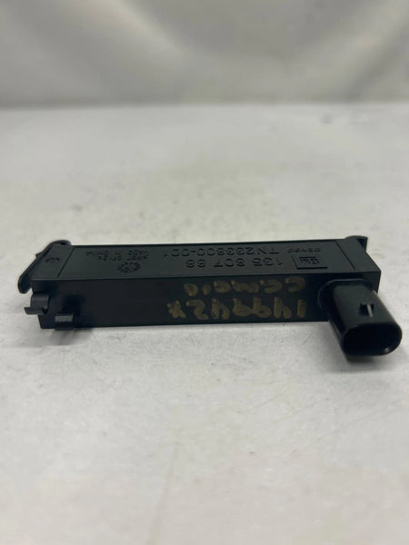2017 2018 CHEVROLET CAMARO KEYLESS ENTRY CONTROL MODULE UNIT ASSY OEM 13580788