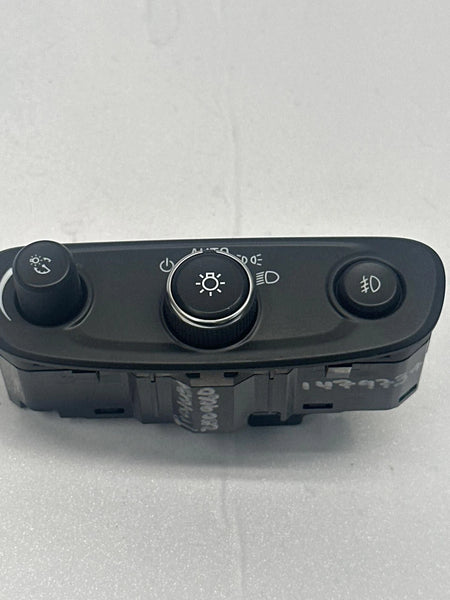 2018 TO 2021 CHEVROLET TRAVERSE DASHBOARD SWITCH DASH HEADLIGHT CONTROL OEM 84201596