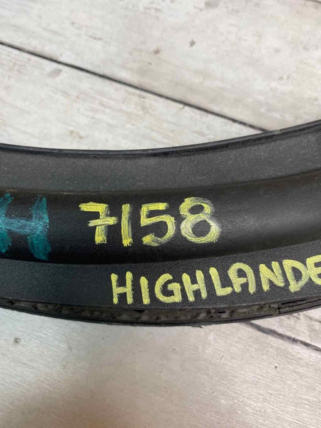 MOLDURA DE GUARDABARROS TRASERO IZQUIERDO DE TOYOTA HIGHLANDER 2020 OEM