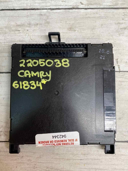 20 22 TOYOTA COROLLA BCM MULTIPLEX MULTI NETWORK CONTROL MODULE OEM 8922106400