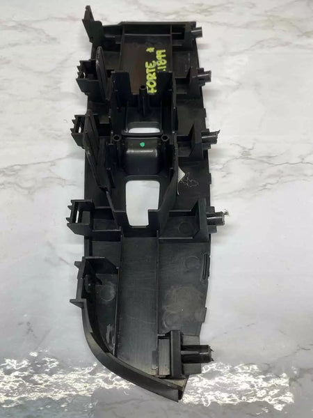 19 20 21 KIA FORTE INTERRUPTOR DE VENTANA DELANTERO DERECHO CUBIERTA DE MOLDURA SOLAMENTE OEM 4E75101110