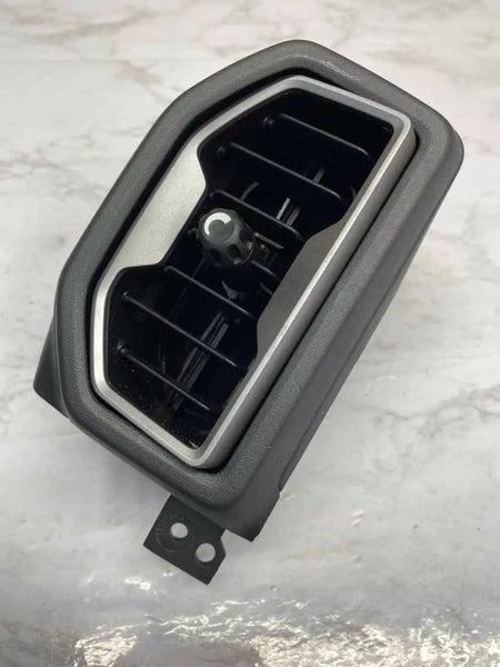 21 22 23 24 FORD BRONCO VENTILACIÓN DE AIRE ACONDICIONADO HVAC EXTERIOR LADO DEL CONDUCTOR IZQUIERDO OEM M1PB19C910AF