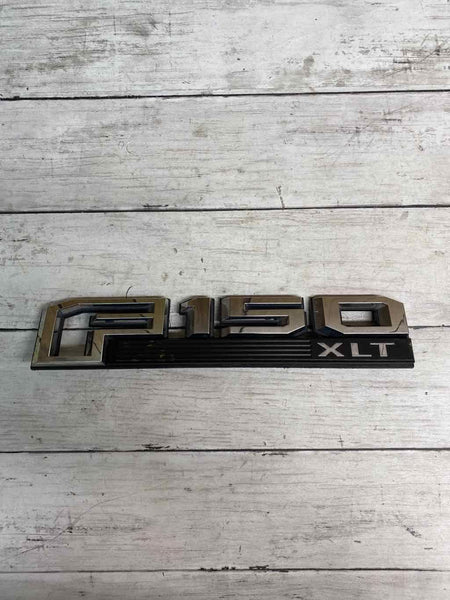 2018 FORD PICKUP F150 FRONT DOOR F150 XLT EMBLEM OEM