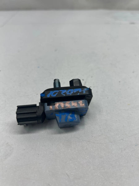 Toyota Rav-4 8983a52010 impact sensor assy OEM