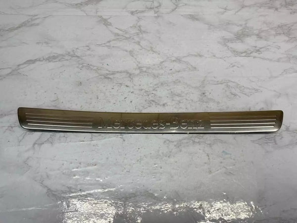 MERCEDES CLA 250 2018 - UMBRAL DE PUERTA DELANTERO DERECHO OEM 2466800135