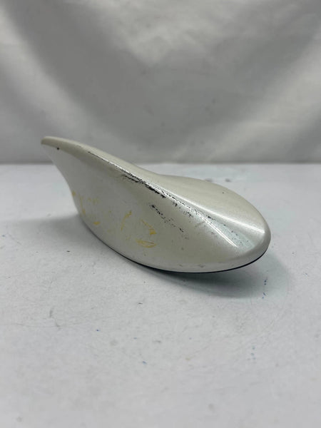 TOYOTA COROLLA RADIO ANTENNA FM 2020 ROOF SHARK FIN SEDAN JAPAN OEM 8676033190 070