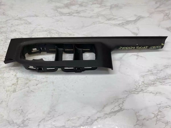 19 20 21 22 23 CHEVROLET SILVERADO 1500 CUBIERTA DE MOLDURA DEL INTERRUPTOR MAESTRO SOLAMENTE OEM 84708426