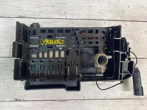 2018 CHEVY EQUINOX BATTERY DISTRIBUTION JUNCTION BLOCK BOX OEM 84237808