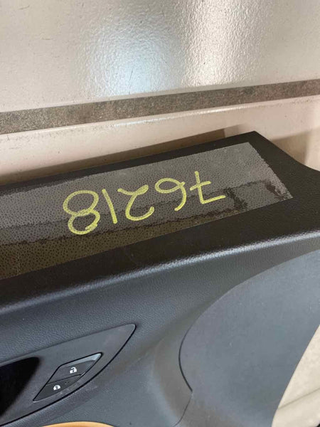 18 19 20 21 CHEVY EQUINOX MOLDURA DEL PANEL DE LA PUERTA DELANTERA IZQUIERDA CUERO MARRÓN OEM 84201123