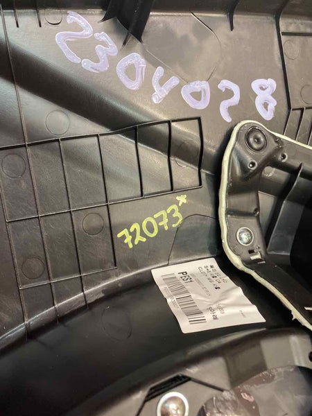 14 19 KIA SOUL LH PANEL DE MOLDURA DE PUERTA DELANTERA IZQUIERDA OEM NEGRO 82307B2030DT1