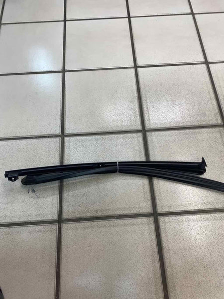 Faixa d'água Toyota Camry 2018 2023 moldura lateral esquerda traseira OEM 6815206170
