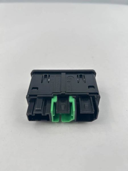 2020 NISSAN SENTRA CENTER CONSOLE MEDIA PORT USB AUXILIAR ASSY OEM 35116618