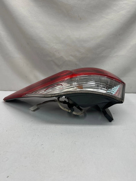 2017 TO 2019 TOYOTA HIGHLANDER TAIL LIGHT LEFT SIDE QUARTER PANEL OEM 815600E160