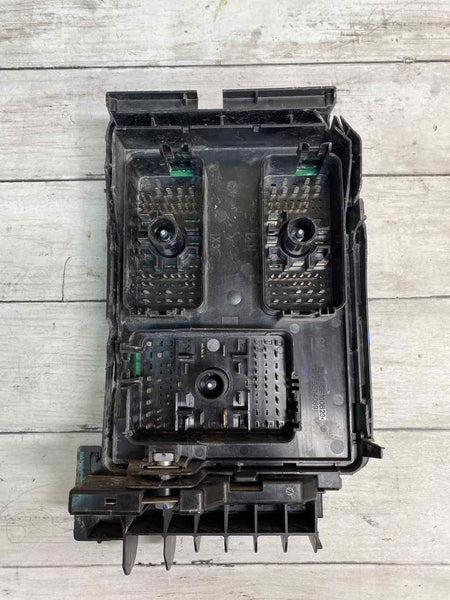 18 20 GMC TERRAIN 1.5L ENGINE FUSE RELAY BOX ASSY OEM 23246682 BROKEN CASE