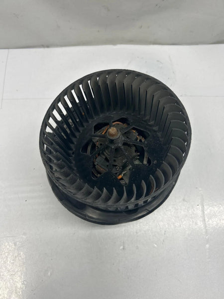 2013 TO 2022 VOLKSWAGEN PASSAT BLOWER MOTOR MOTOR ASSEMBLY OEM 561820015E