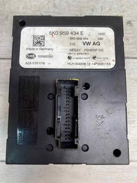 Volkswagen Jetta keyless entry 15 driver assist start control unit OEM 5K095434E