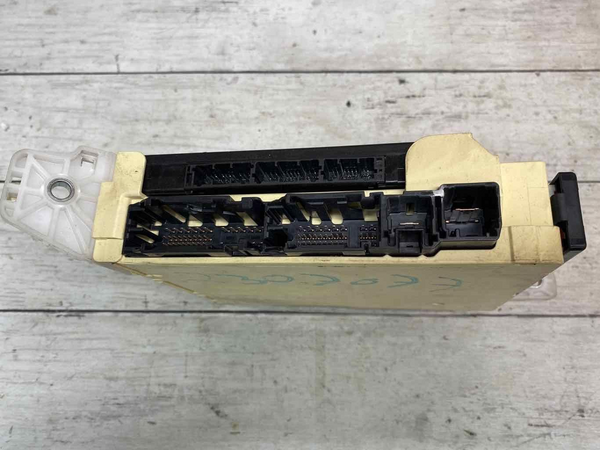 Toyota Corolla body control 20 22 bcm & junction box assy 8922102580 827002N10