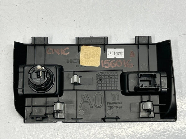 2019 HONDA CIVIC CENTER CONSOLE POWER OTULET & CHARGER PORT OEM 77240TBAA0