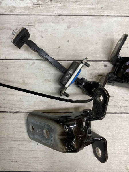 Dobradiça da porta Hyundai Elantra 2019 dianteira direita OEM assy