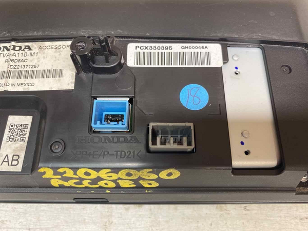 2018 2022 HONDA ACCORD RADIO DISPLAY SCREEN 8.0" ASSY OEM 39710TVAA11