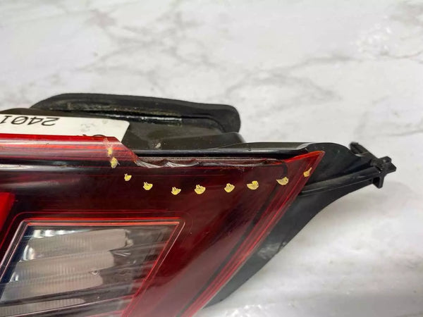 17 18 19 NISSAN ROGUE SPORT LUZ TRASERA LADO IZQUIERDO MONTADA EN PUERTA ELEVADORA OEM 265556MA5A