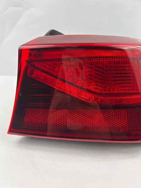 2019 TO 2024 KIA FORTE SEDAN TAIL LIGHT QUARTER RIGHT INCANDESCENT OEM 92402M7000