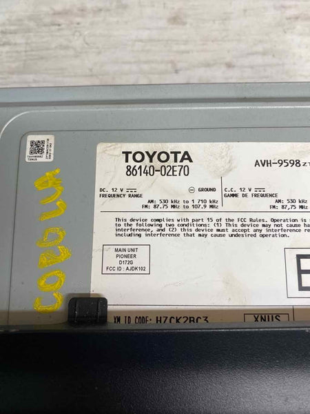 PANTALLA Y RECEPTOR DE RADIO TOYOTA COROLLA SEDÁN 21 22 OEM 8614002E70