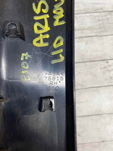 MOLDURA DE LA TAPA DERECHA DE LA PUERTA DELANTERA DE LA 4RUNNER 2016 OEM 75815
