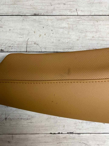 CHEVROLET EQUINOX 2020 - MOLDURA DEL BISEL DEL TABLERO DE CUERO MARRÓN OEM 84431430