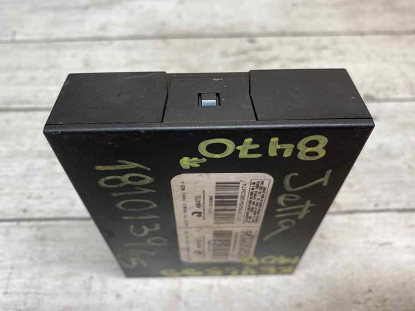 Volkswagen Jetta keyless entry 15 driver assist start control unit OEM 5K095434E