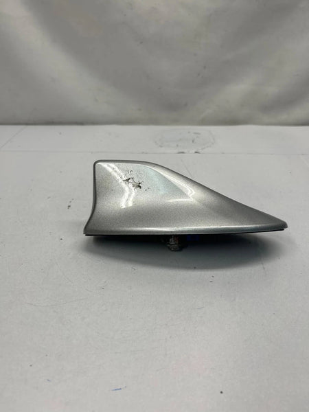 2014 TO 2019 TOYOTA HIGHLANDER RADIO ANTENNA FM ROOF SHARK FIN 1J9 SILVER SHARK